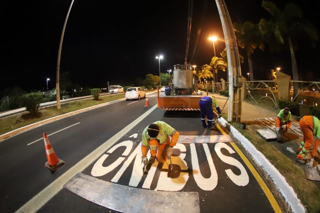 Prefeitura continua implantação das novas sinalizações de trânsito do corredor Beira Mar - SMTT Aracaju